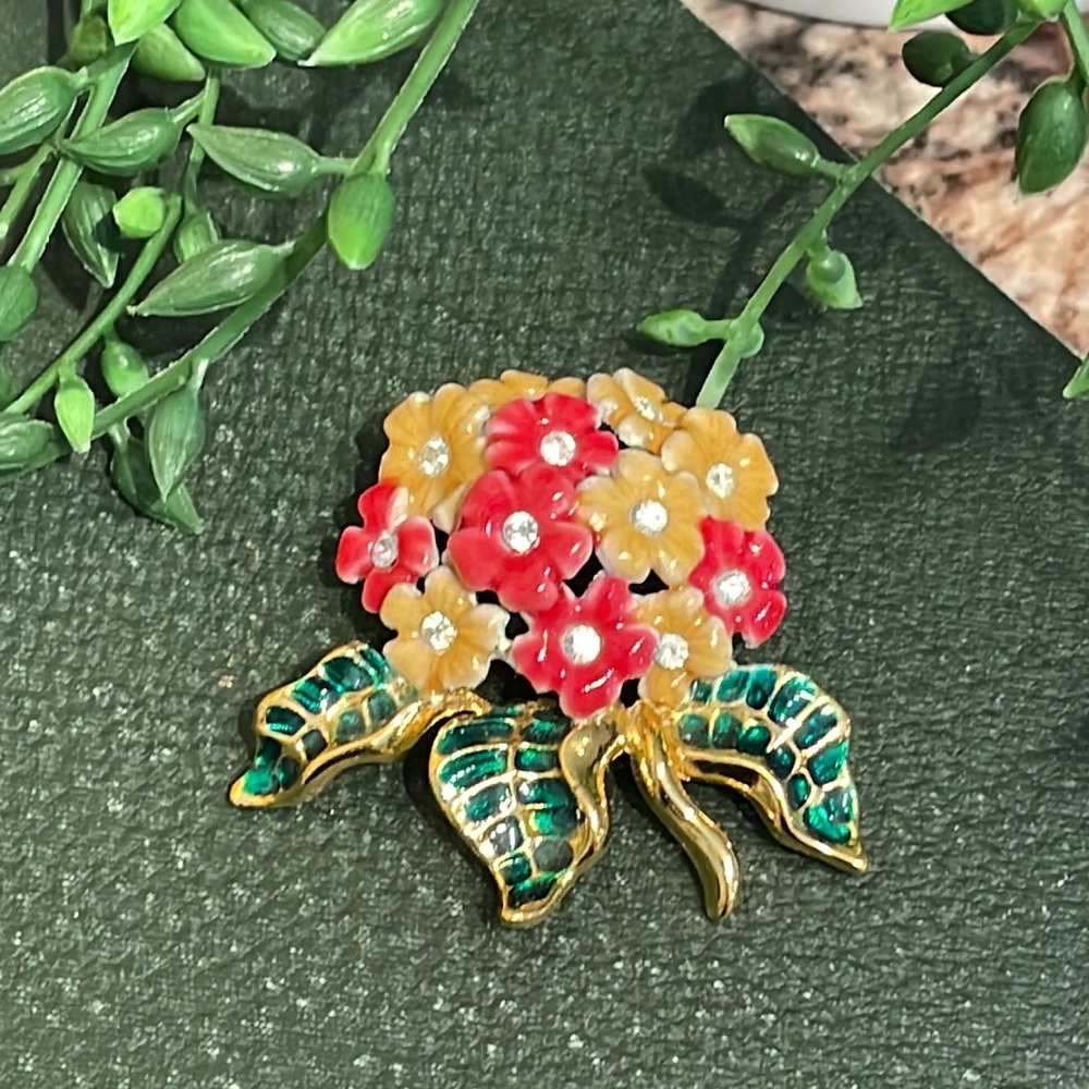 Joan Rivers brooch/pin